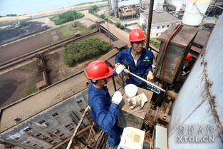 高空守護(hù) 80米煙囪上的環(huán)境監(jiān)測(cè)人員